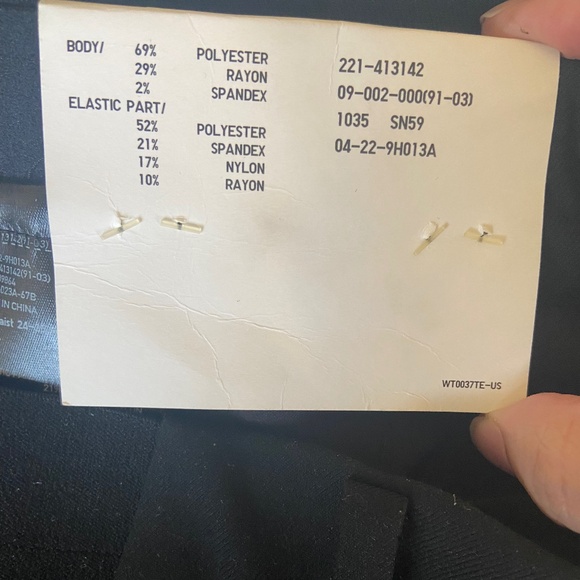 Uniqlo women black EZY Tucked ankle trousers - Picture 10 of 10